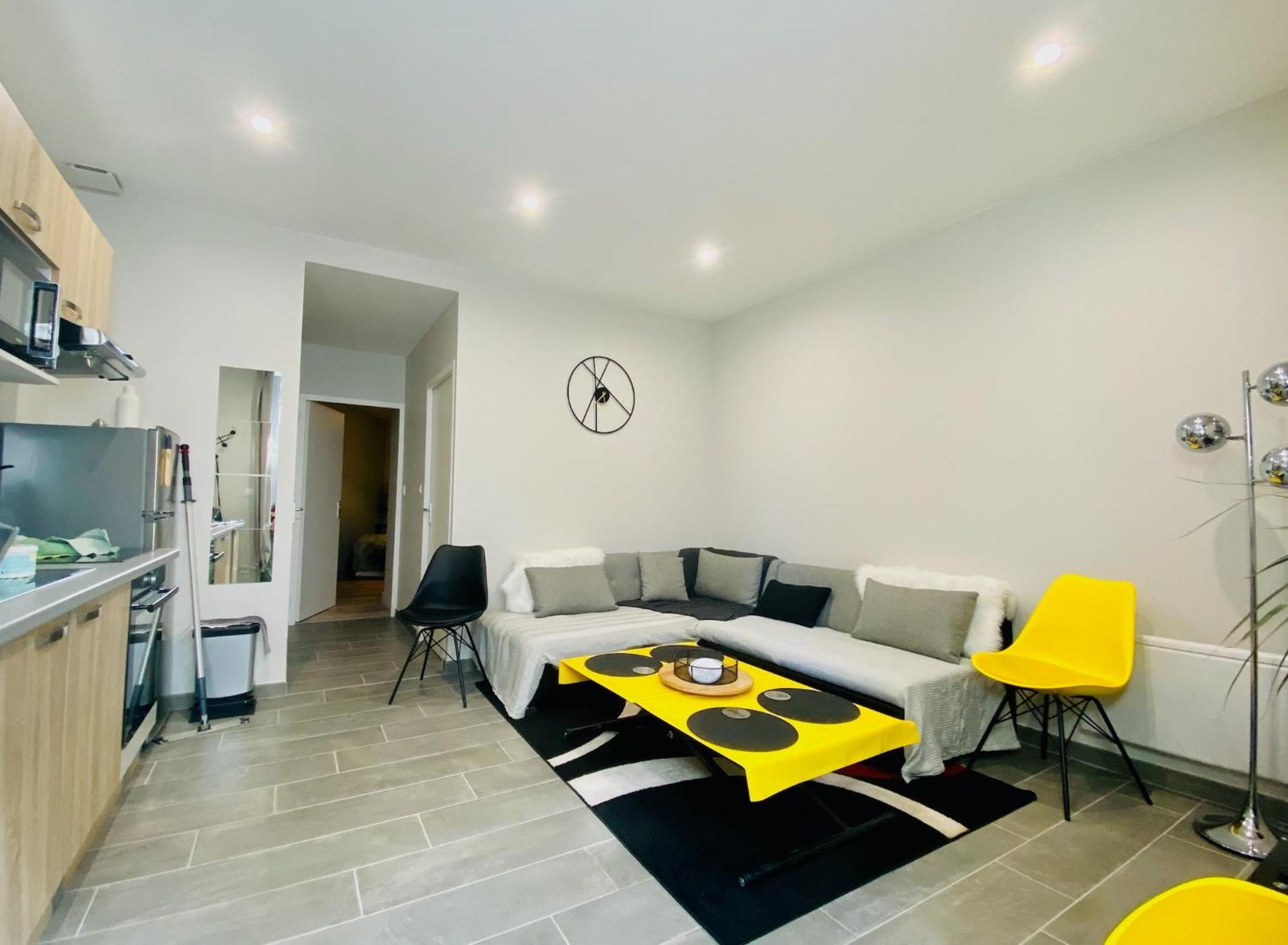 « La Bicyclette » 35M2 Tout Equipe Centre Ville Mayenne Bagian luar foto